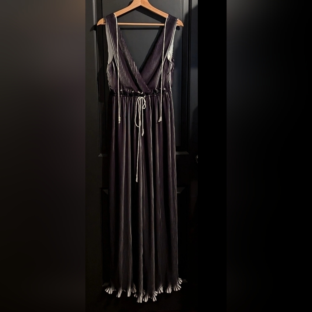 C/MEO Collective Dream Chaser Pleated Striped Wide Leg Deep V Jumpsuit - Picture 3 of 6
